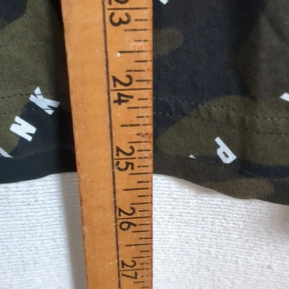 Victoria Secret PINK Camo Long Sleeve T Shirt W/ Pocket Size Small EUC - Picture 10 of 11